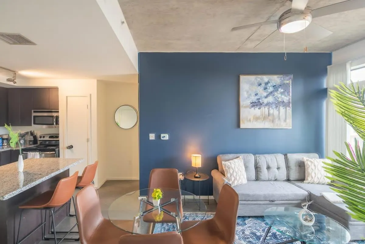 Spacious 2Bd - Central Dt- Gym, Pool, Parking Sleep8 Phoenix